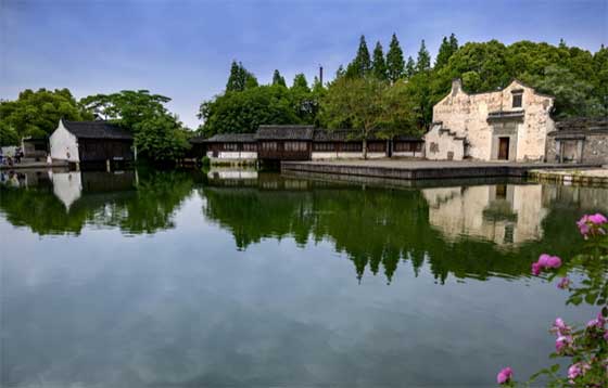 {keyword0}水剧场