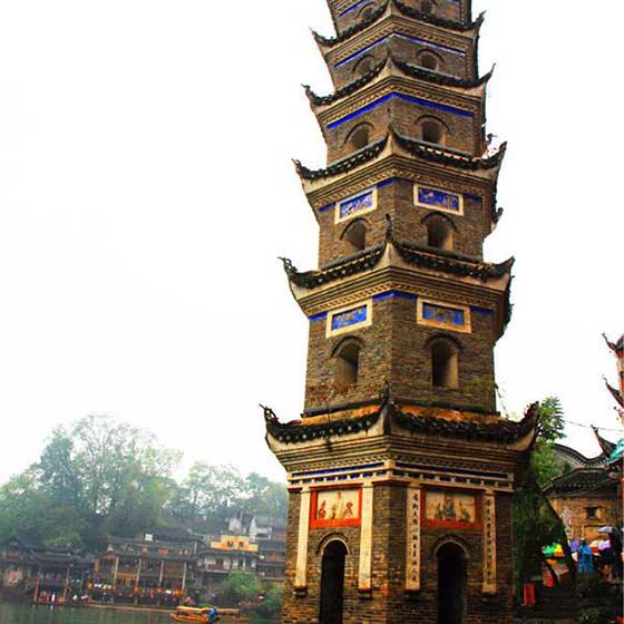 凤凰古城万名塔