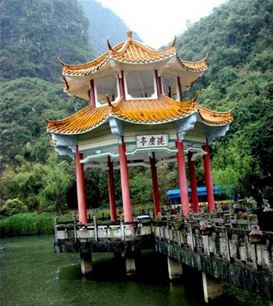 聚龙潭景区洗尘亭