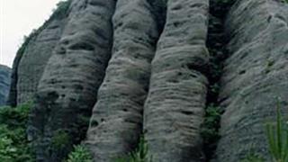 冠豸山：五女石