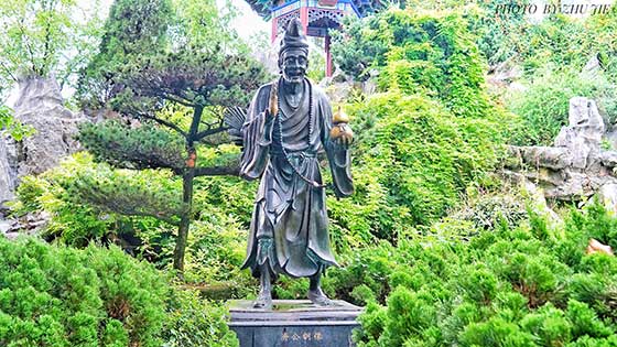济公故居济公铜像