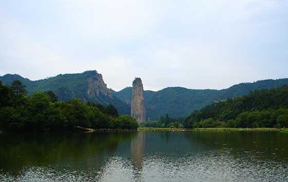 朱潭山龙窟神水洞