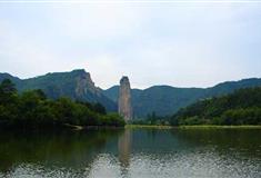 朱潭山龙窟神水洞