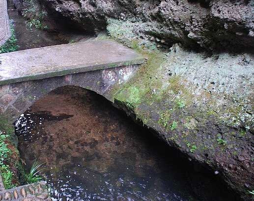 冠豸山三叠潭