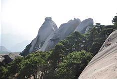 天柱山风景区飞来峰