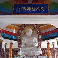 烟台南山风景区南山药师玉佛