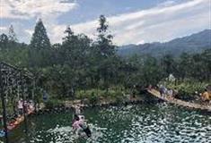 天府花溪谷：水上闯关乐园